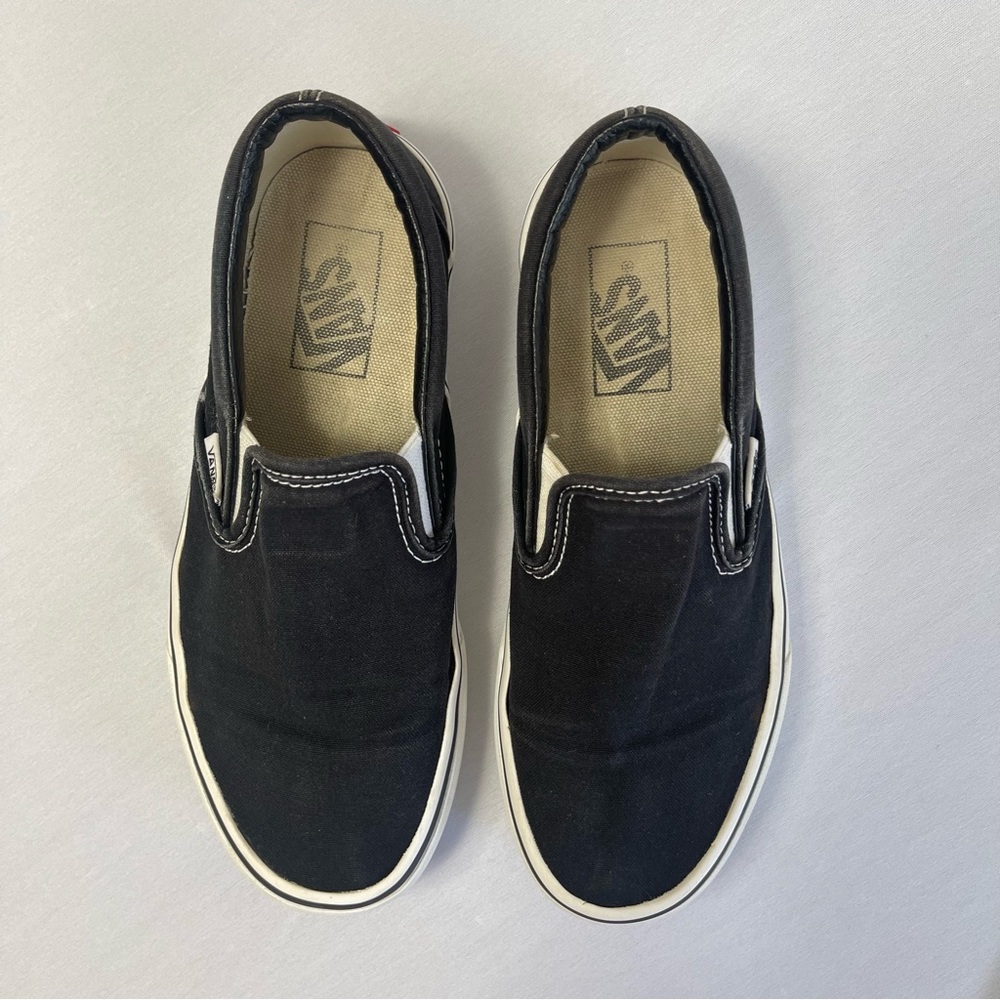 Vans Black & White Slip On Skate Shoes Sneakers Women’s Size 6.5 / Men’s Size 5